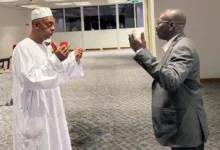 من الدوحة.. وزير الدفاع والسفير السوداني في عزاء عمر النمير