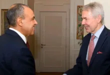 المبعوث الأممي يشيد بمصر.. هل تتحرك القاهرة بقوة أكبر في ملف السودان؟