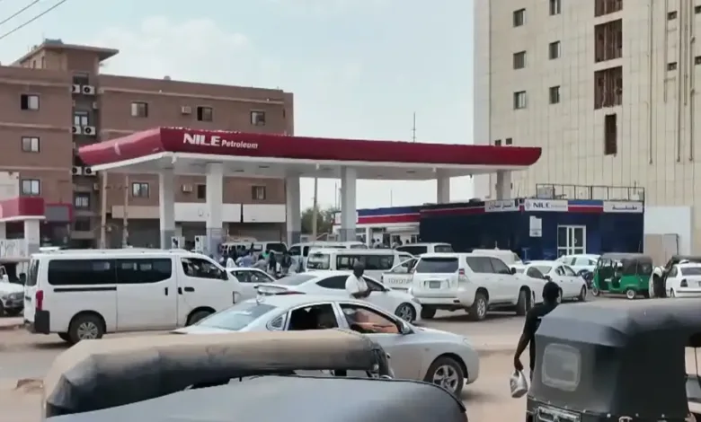 أزمة المحروقات تعود إلى الخرطوم والوزير يرد